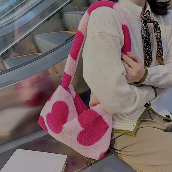 NEW RETRO HEART Y2K PLUSH SHOULDER BAG - Picture 2 of 7